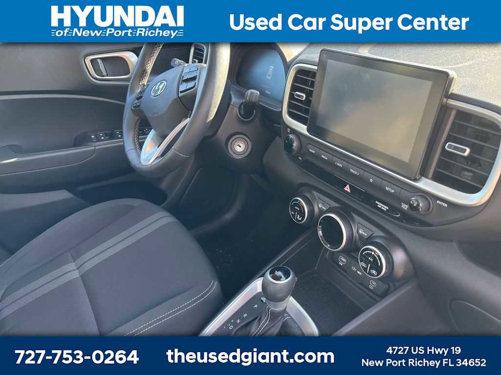 Certified 2023 Hyundai Venue SEL image 6