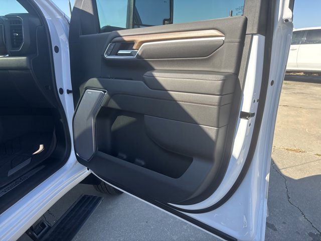 Used 2025 Chevrolet Silverado 3500 High Country w/ Technology Package image 25