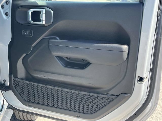 Used 2023 Jeep Gladiator Sport AWD/4WD image 25