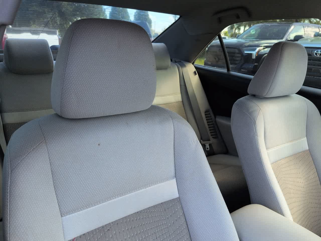 Used 2014 Toyota Camry LE FWD image 7