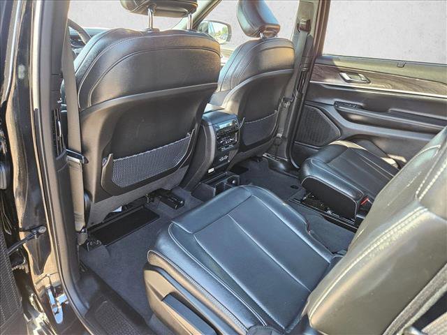 Used 2024 Jeep Grand Cherokee L Limited w/ Luxury Tech Group II image 11