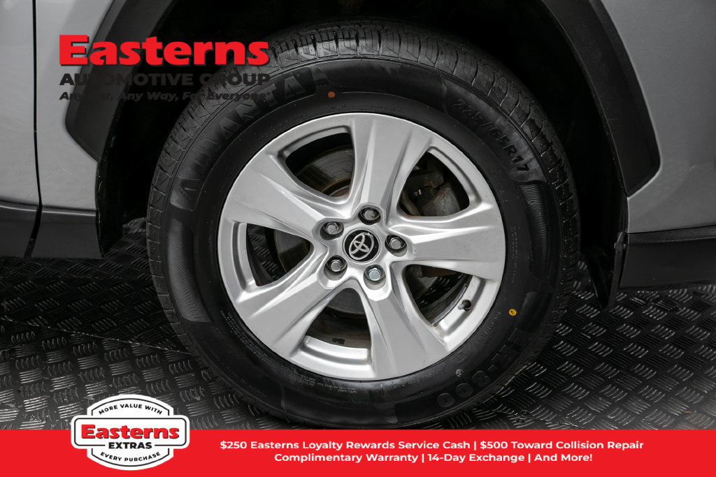 Used 2021 Toyota RAV4 XLE w/ XLE Grade Weather Package AWD/4WD image 33