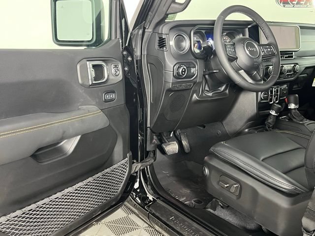 New 2025 Jeep Gladiator Sport w/ Premium Package AWD/4WD image 21