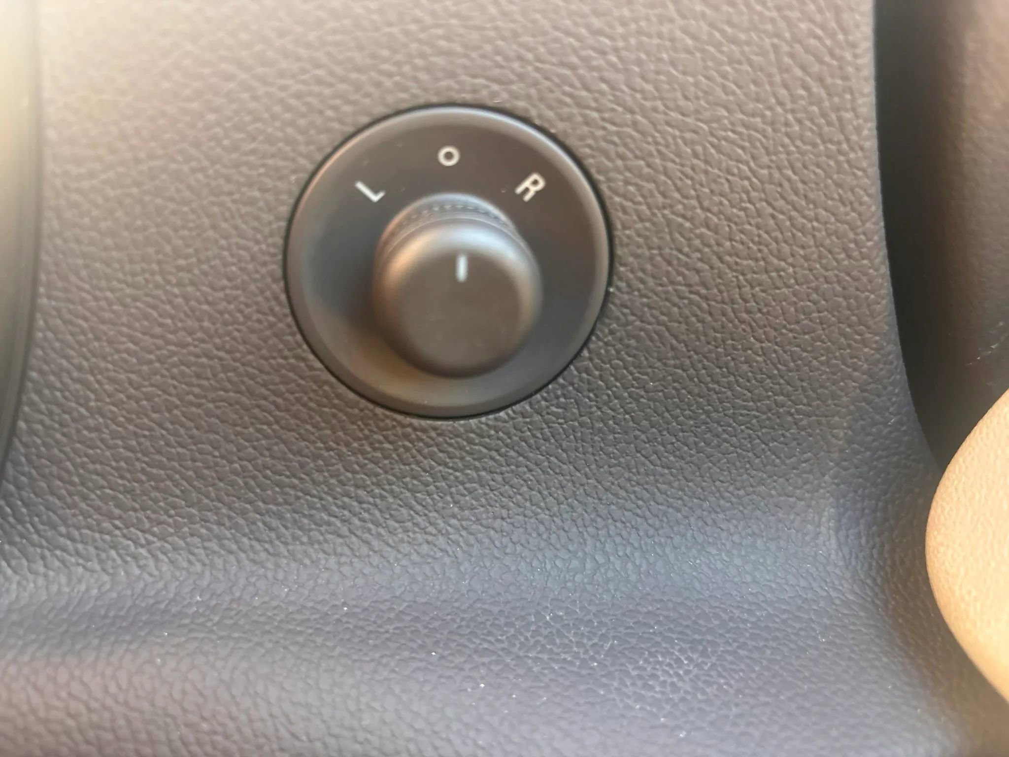 Used 2012 Buick Verano Leather FWD image 9