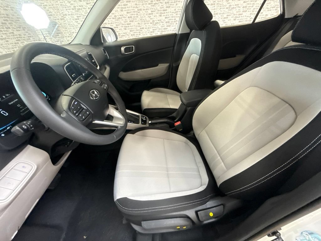 New 2026 Hyundai Venue SEL FWD image 23