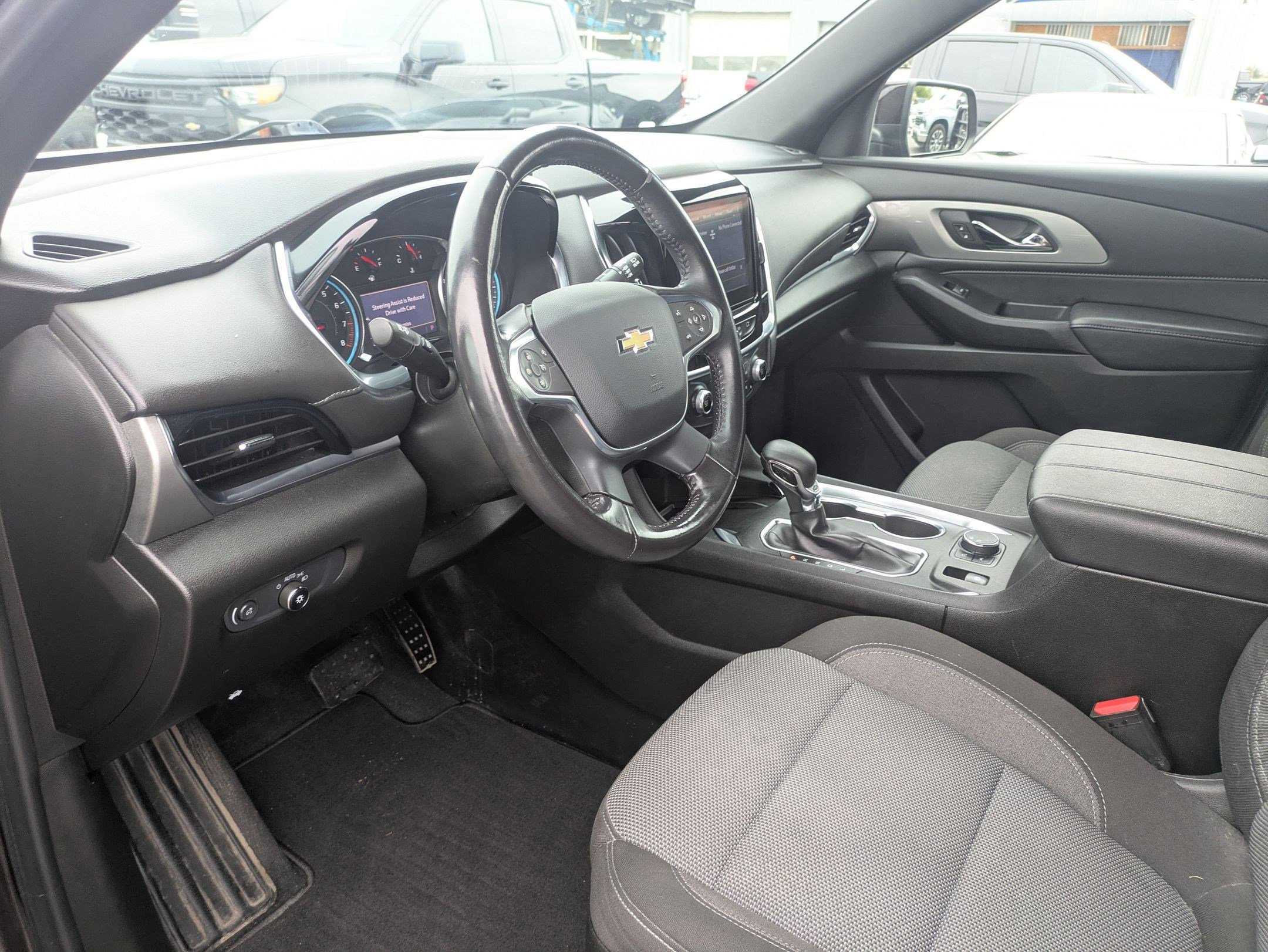 Used 2022 Chevrolet Traverse LT image 7
