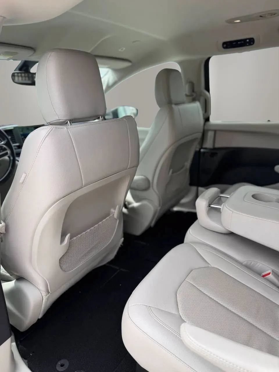 Used 2019 Chrysler Pacifica Touring-L FWD image 17