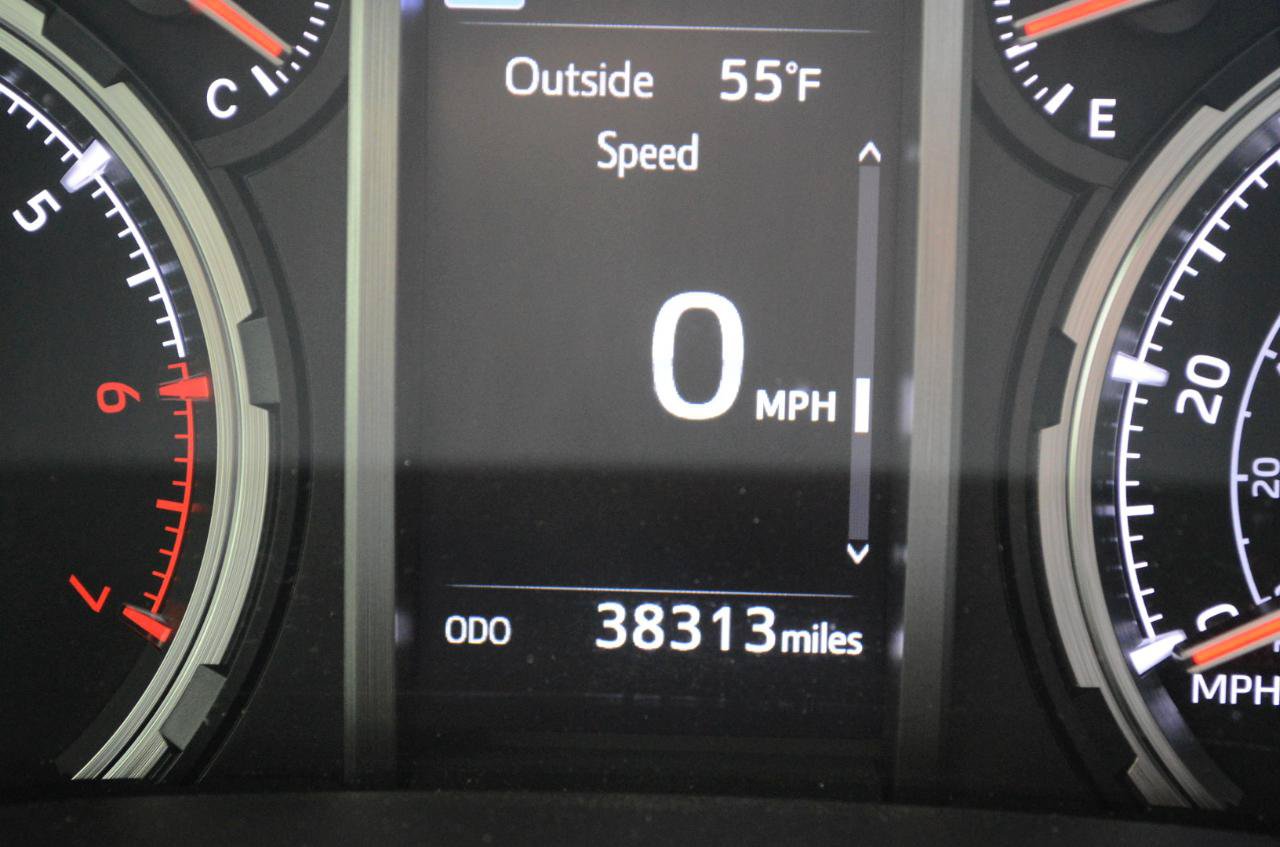 Used 2023 Toyota 4Runner Limited AWD/4WD image 33
