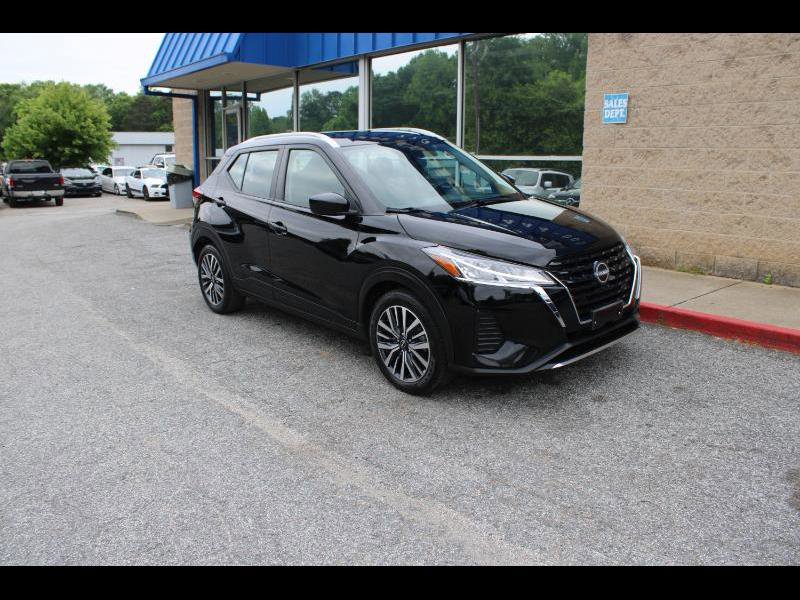 Used 2022 Nissan Kicks SV FWD image 1