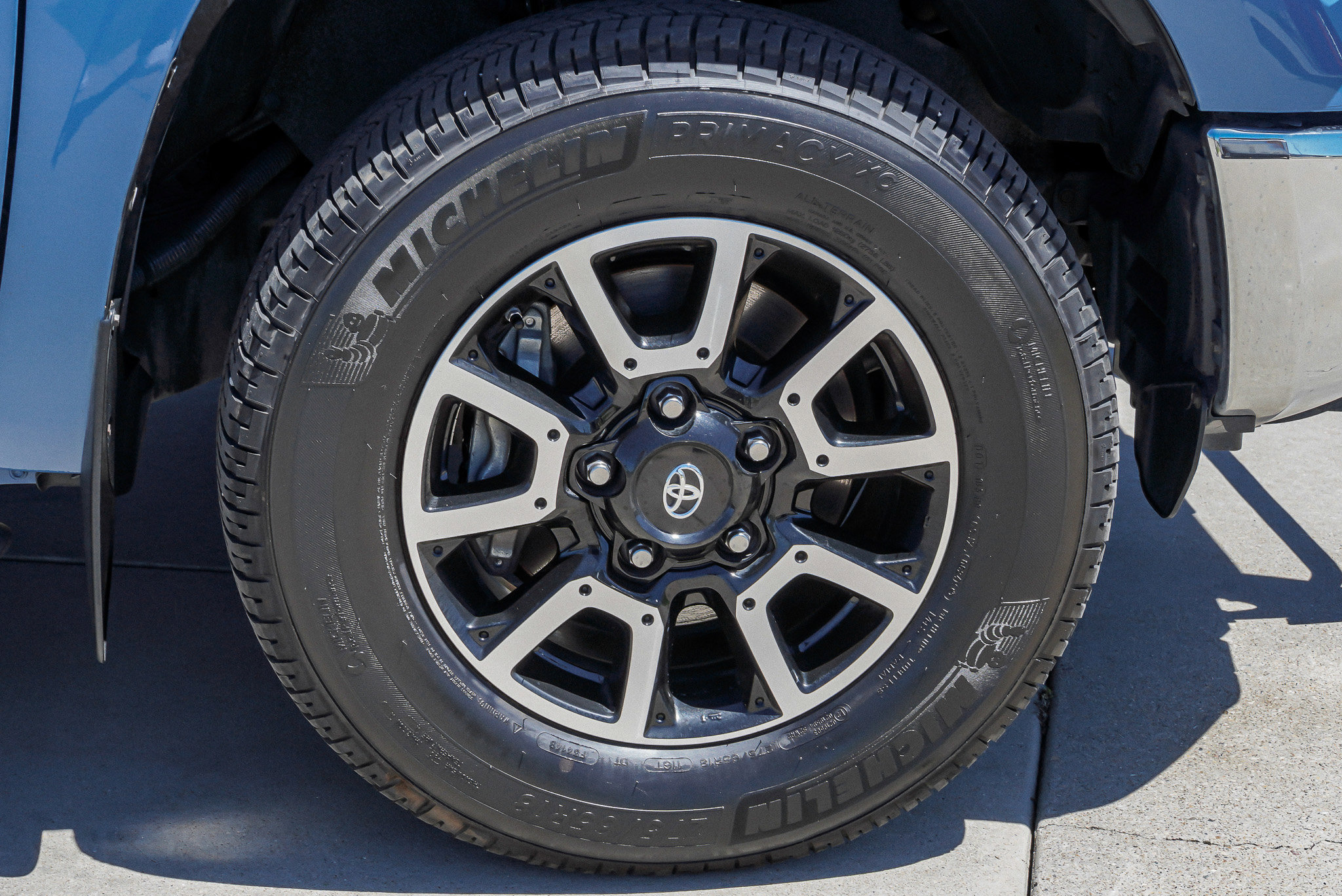 Certified 2018 Toyota Tundra SR5 w/ TRD Off Road Package AWD/4WD image 10