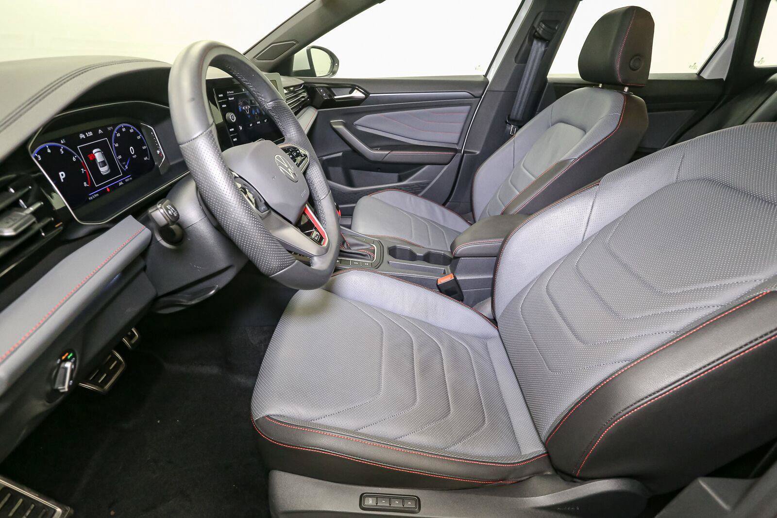 Certified 2025 Volkswagen Jetta GLI Autobahn FWD image 43