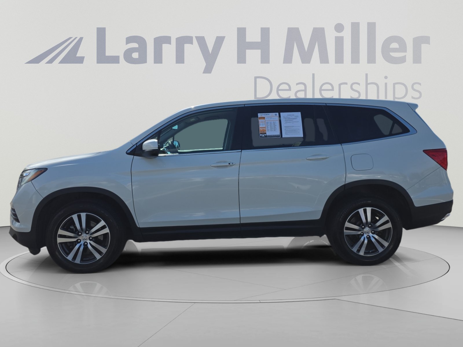 Used 2016 Honda Pilot EX image 2