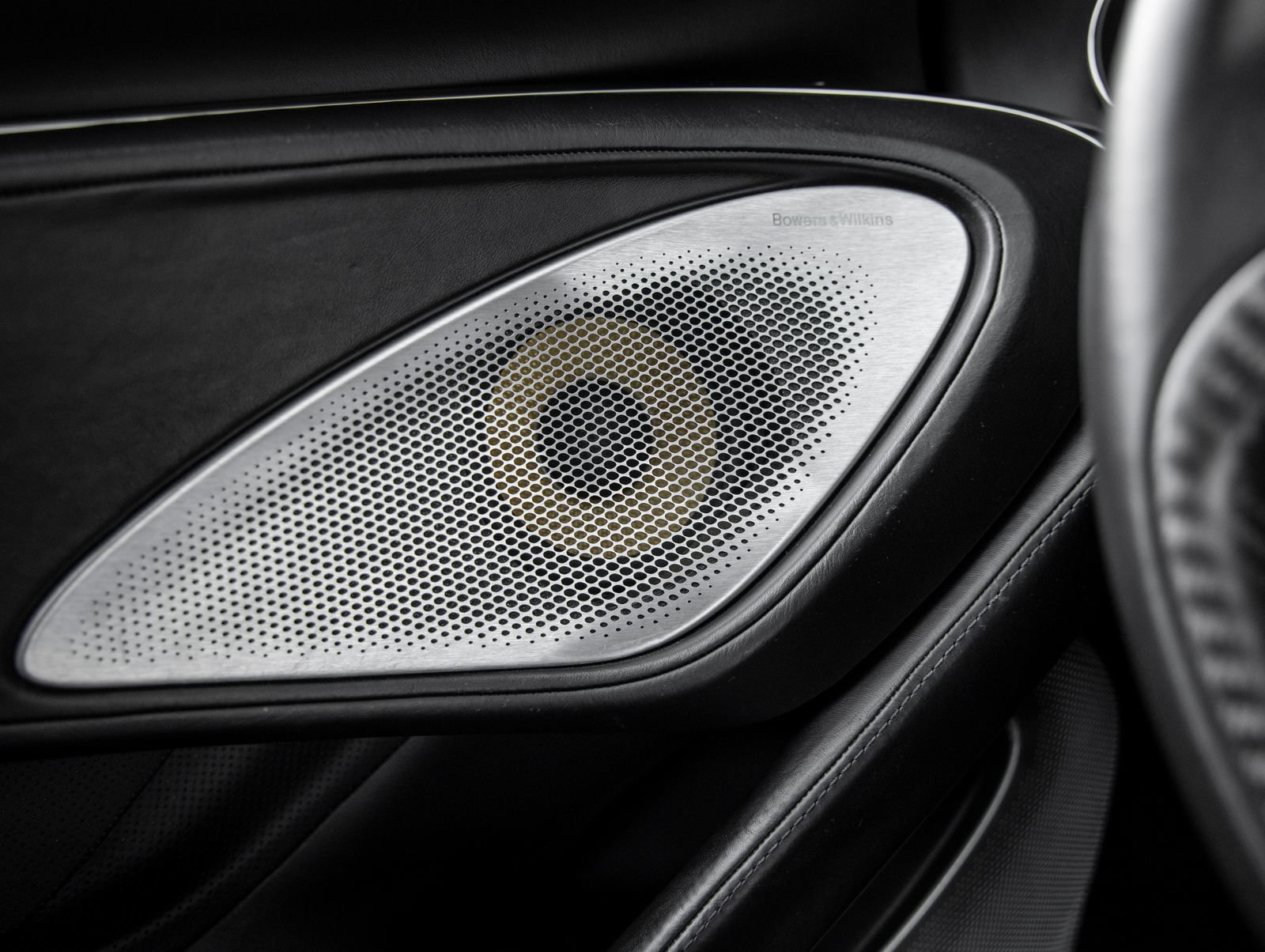 Used 2022 McLaren GT RWD image 33