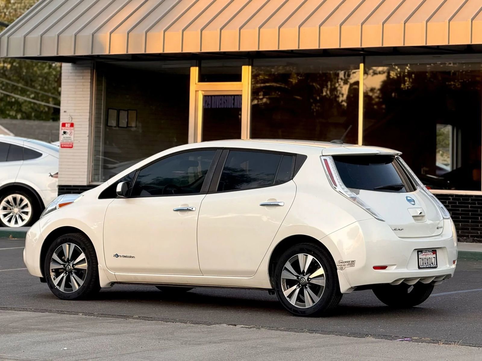 Used 2017 Nissan Leaf SV image 7