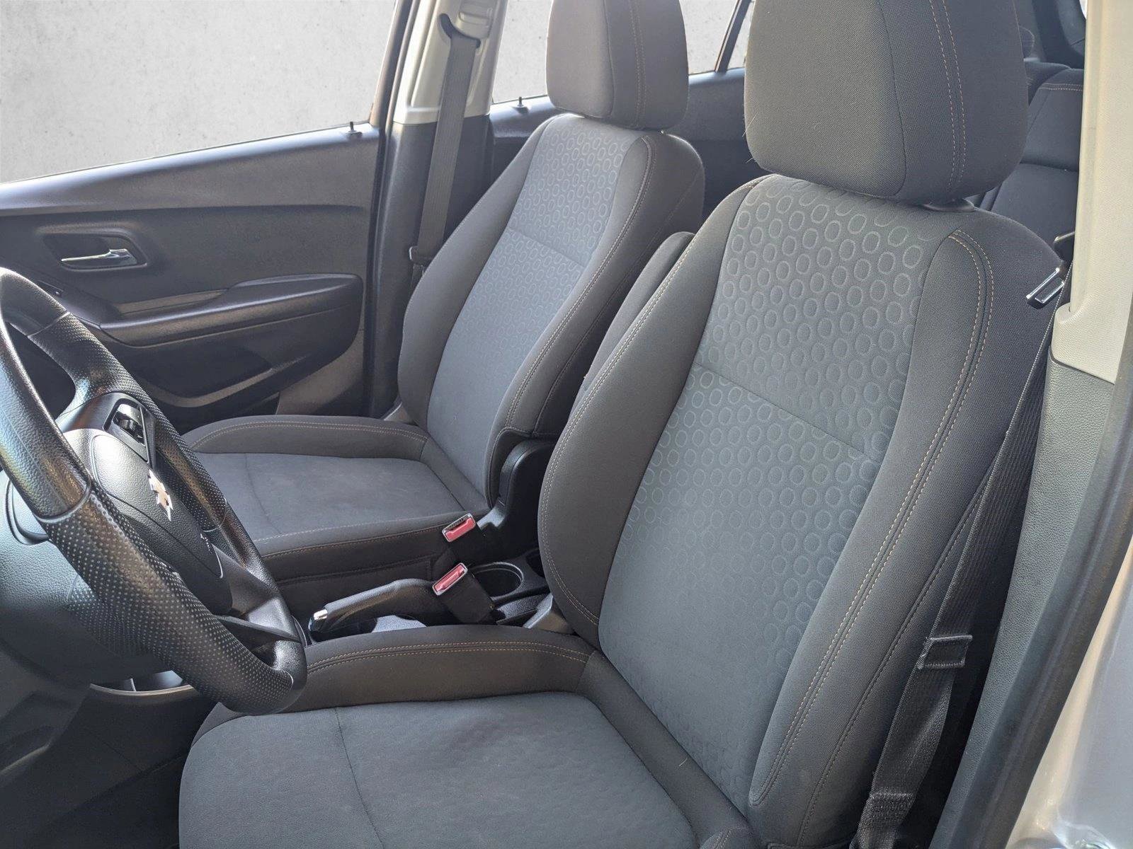 Used 2020 Chevrolet Trax LS w/ Tint and Cruise Package FWD image 16