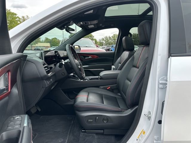 Used 2024 Chevrolet Traverse RS image 9