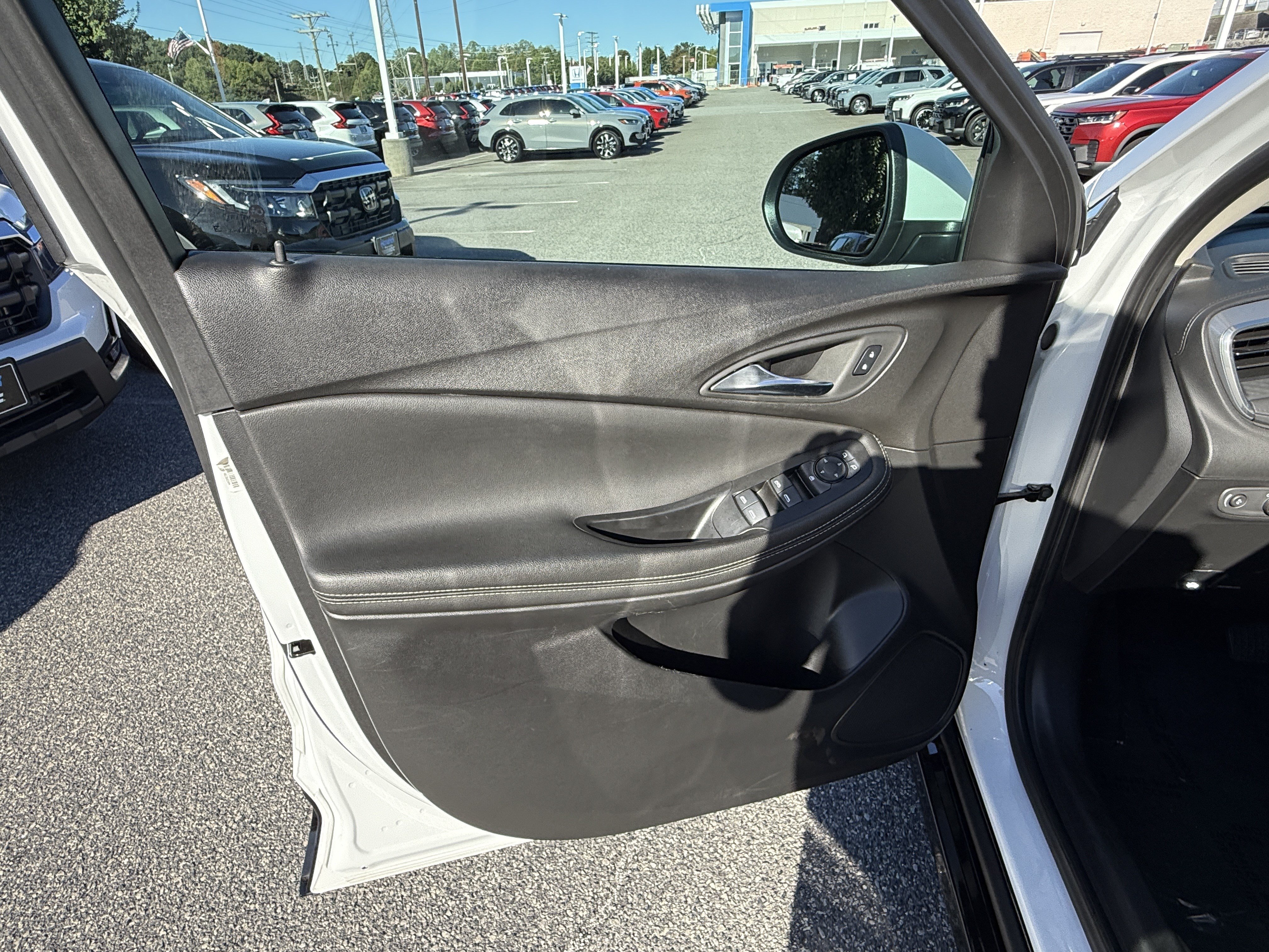 Used 2024 Buick Encore GX Sport Touring FWD image 14
