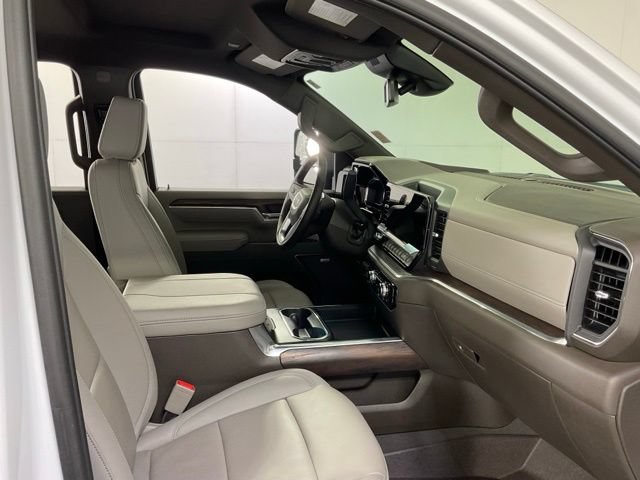 Used 2025 GMC Sierra 2500 SLT w/ SLT Convenience Package AWD/4WD image 32