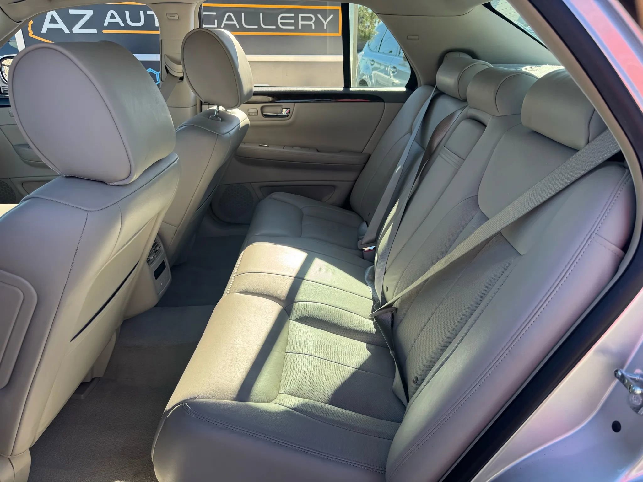 Used 2011 Cadillac DTS Luxury image 34