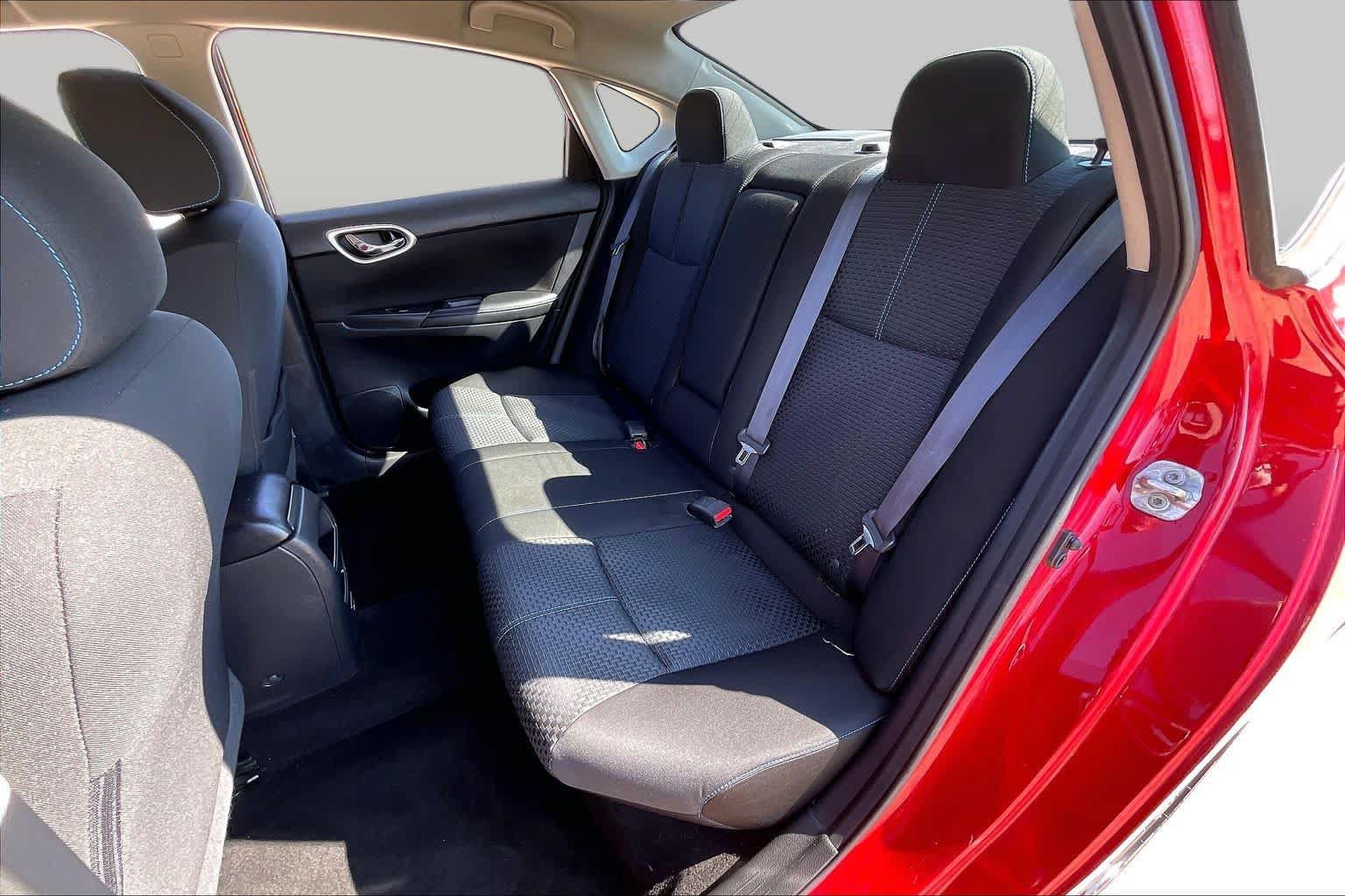 Used 2019 Nissan Sentra SR FWD image 18