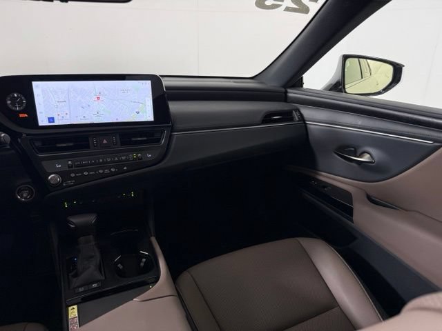 Certified 2025 Lexus ES 300h w/ Premium Package FWD image 33