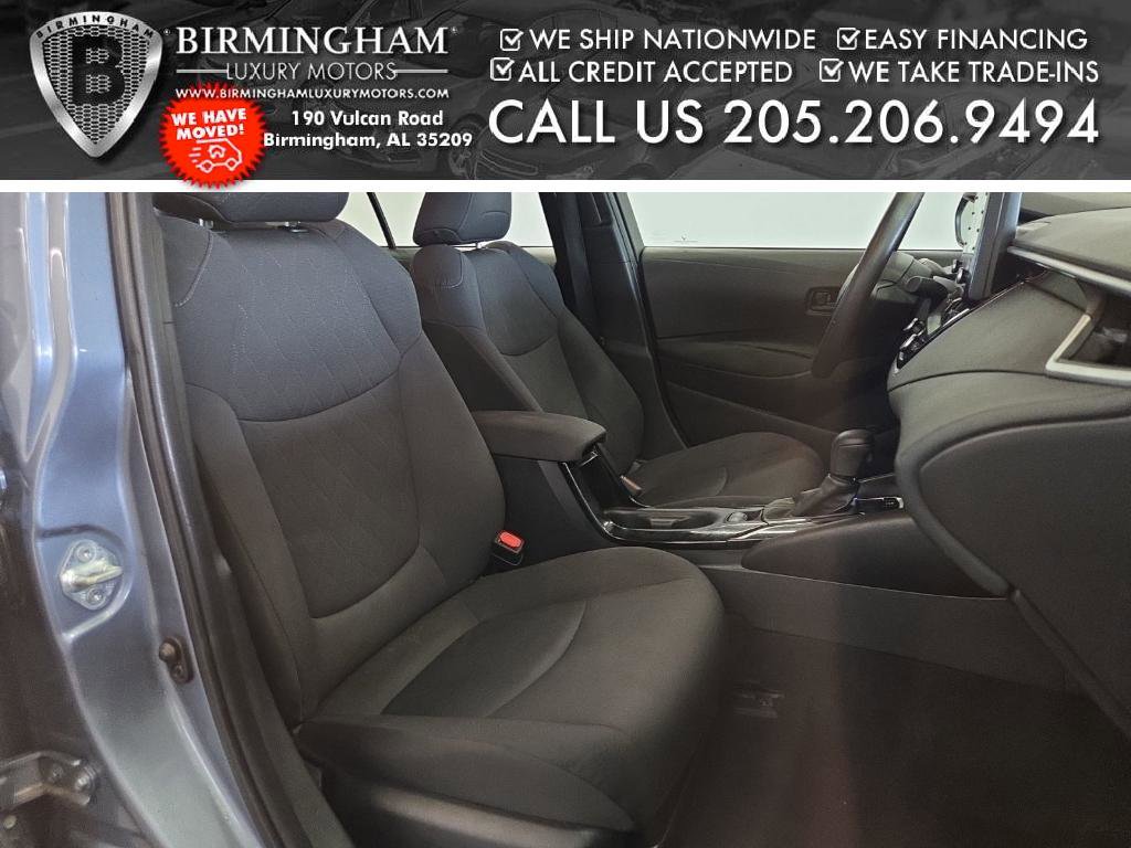 Used 2022 Toyota Corolla LE FWD image 2