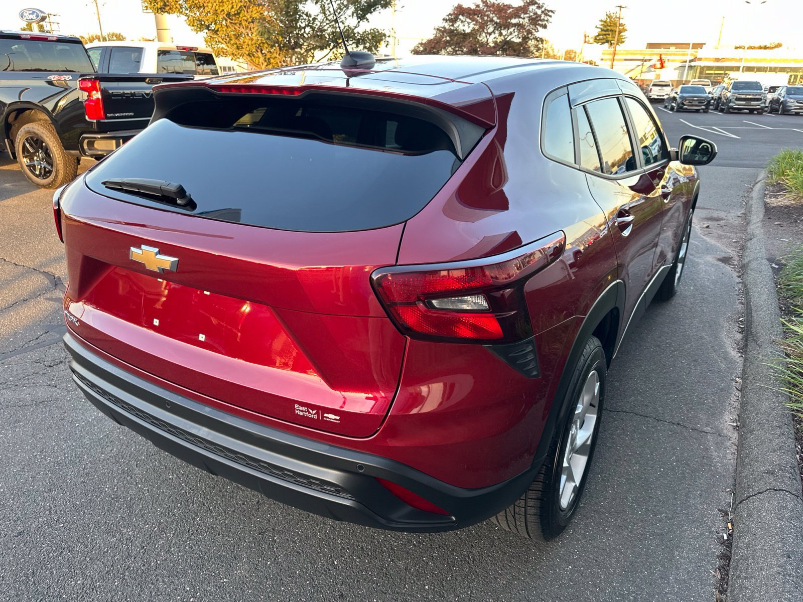 Used 2025 Chevrolet Trax LS w/ LS Convenience Package FWD image 5