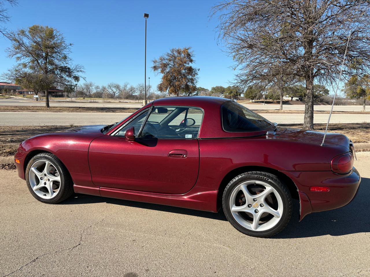 Used 2003 MAZDA MX-5 Miata image 6