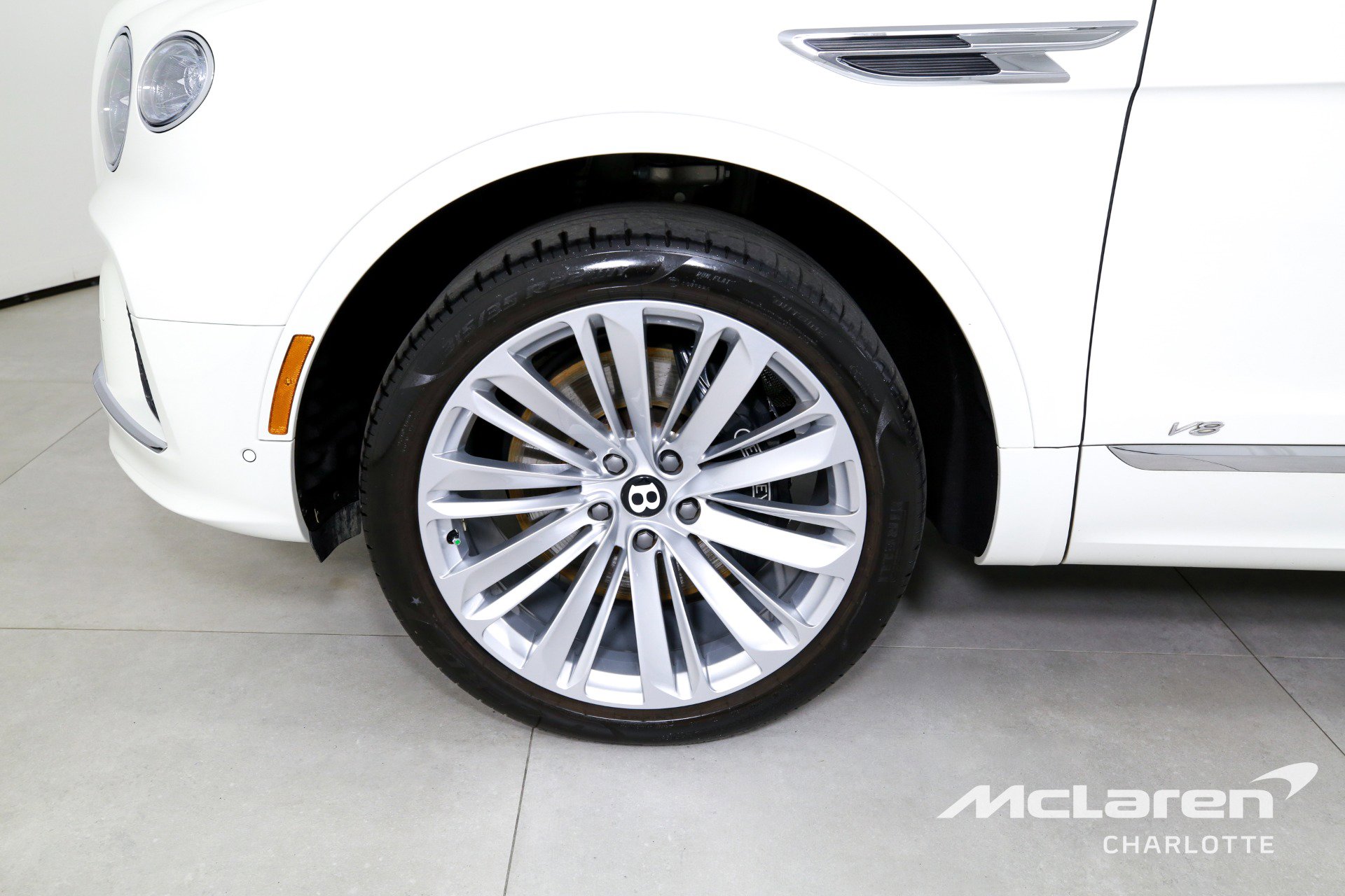 Used 2022 Bentley Bentayga image 35