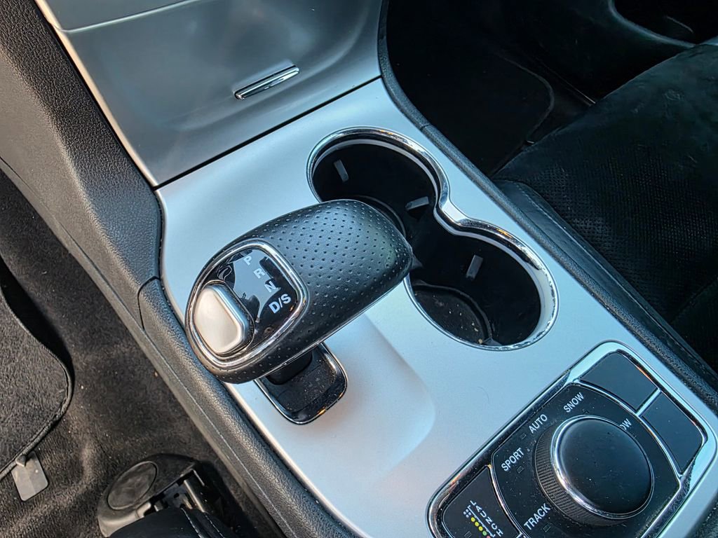 Used 2014 Jeep Grand Cherokee SRT8 w/ Luxury Group II AWD/4WD image 17