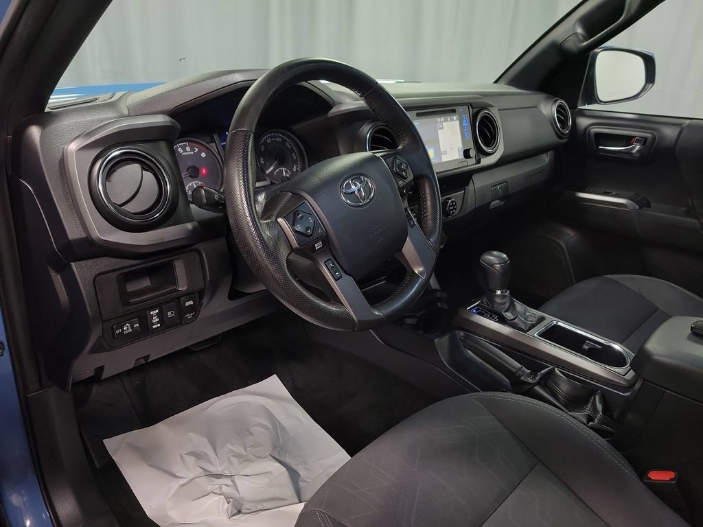 Used 2019 Toyota Tacoma TRD Off-Road AWD/4WD image 19