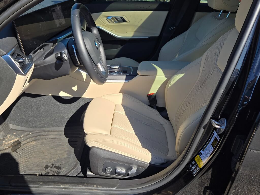Used 2023 BMW 330i xDrive Sedan w/ Driving Assistance Package AWD/4WD image 27
