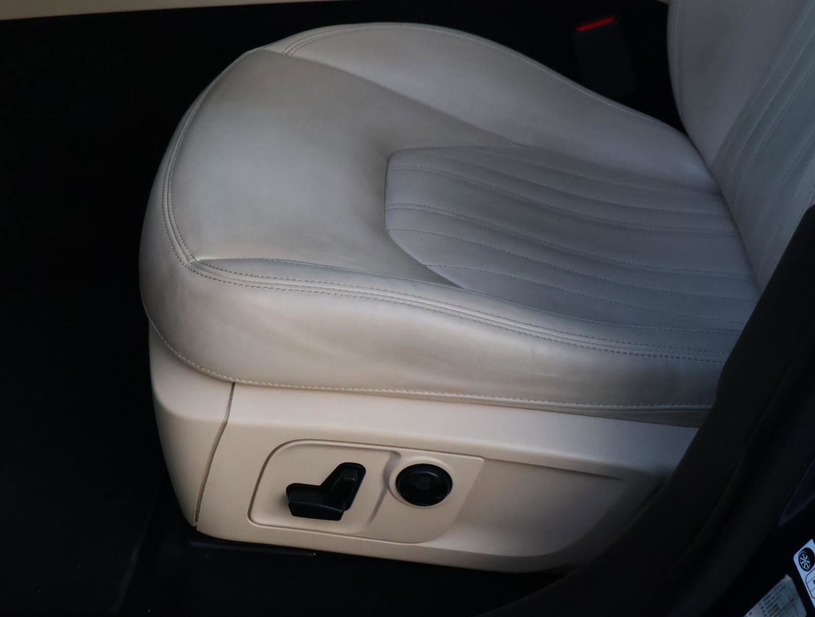 Used 2017 Maserati Levante image 15