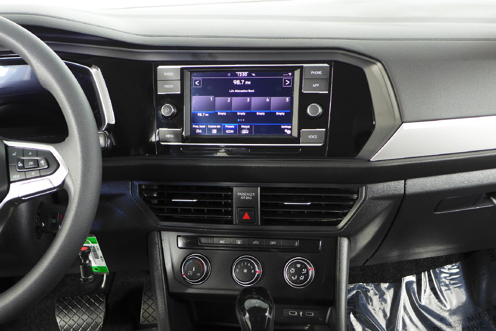 Certified 2023 Volkswagen Jetta S FWD image 24