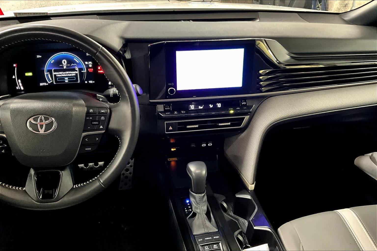 Certified 2025 Toyota Camry SE image 7