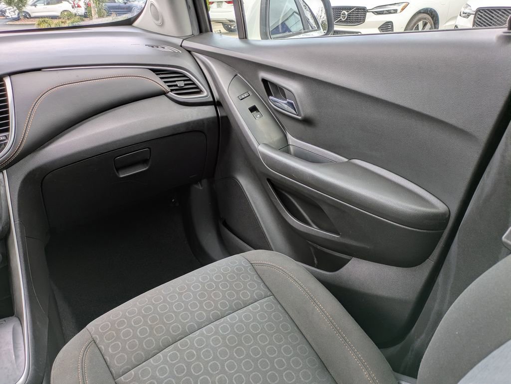 Used 2020 Chevrolet Trax LS w/ Tint and Cruise Package image 18