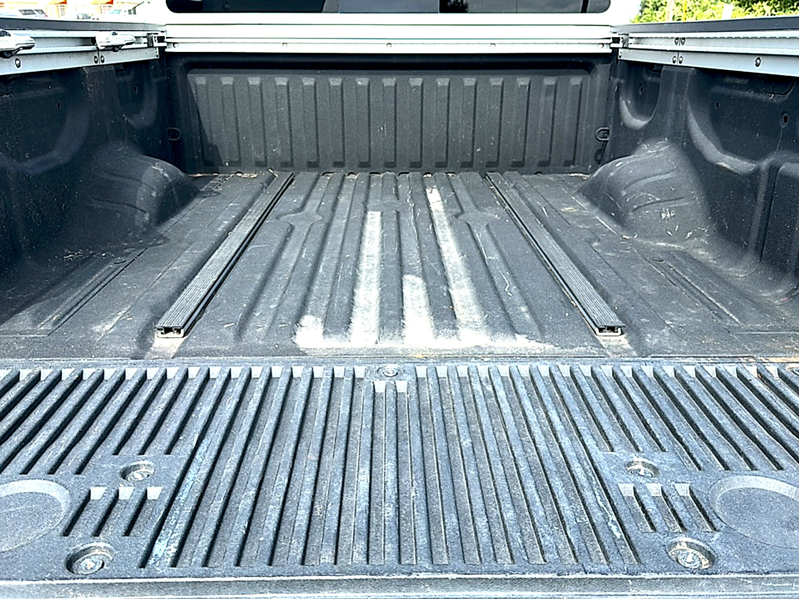 Used 2021 Nissan Titan SV w/ SV Convenience Package AWD/4WD image 22