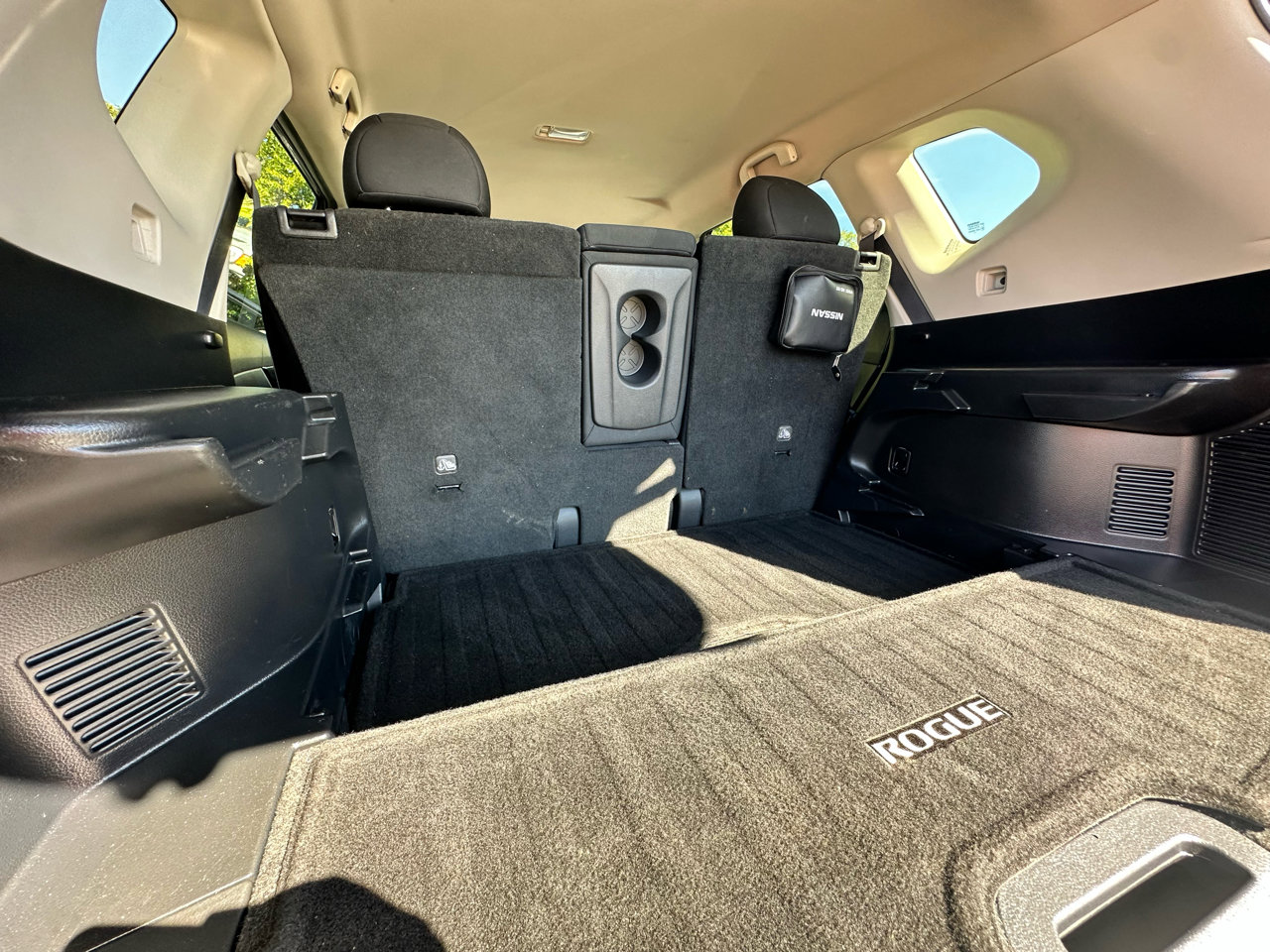 Used 2020 Nissan Rogue SV image 13
