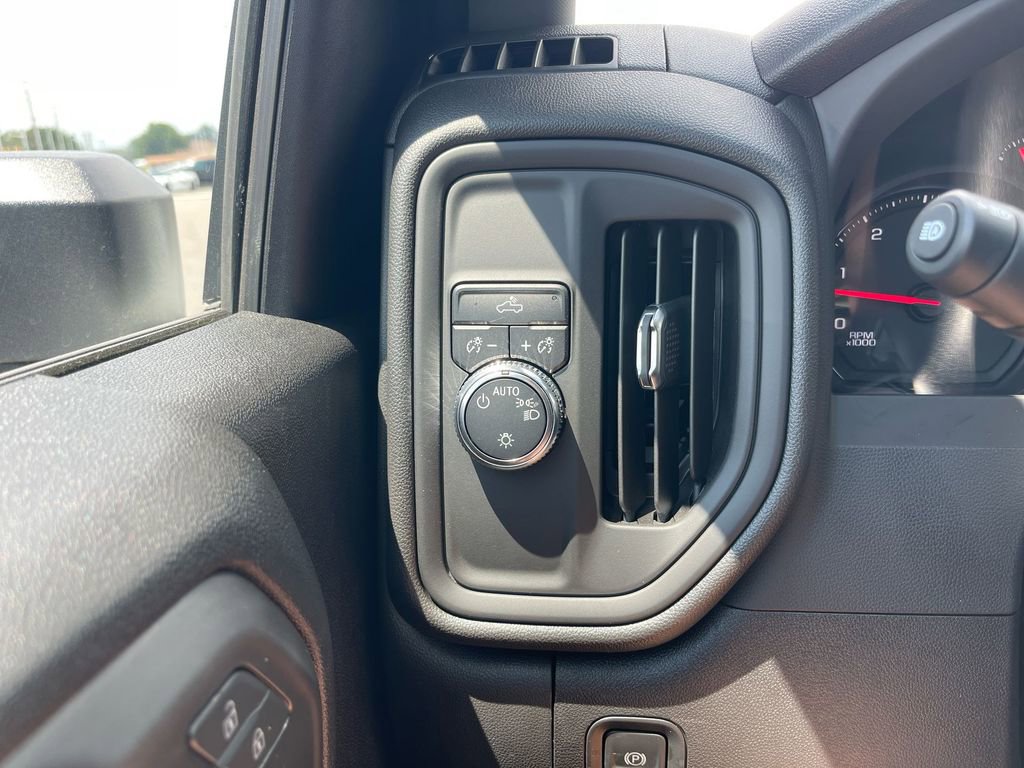 Used 2025 GMC Sierra 2500 Pro w/ Convenience Package image 19