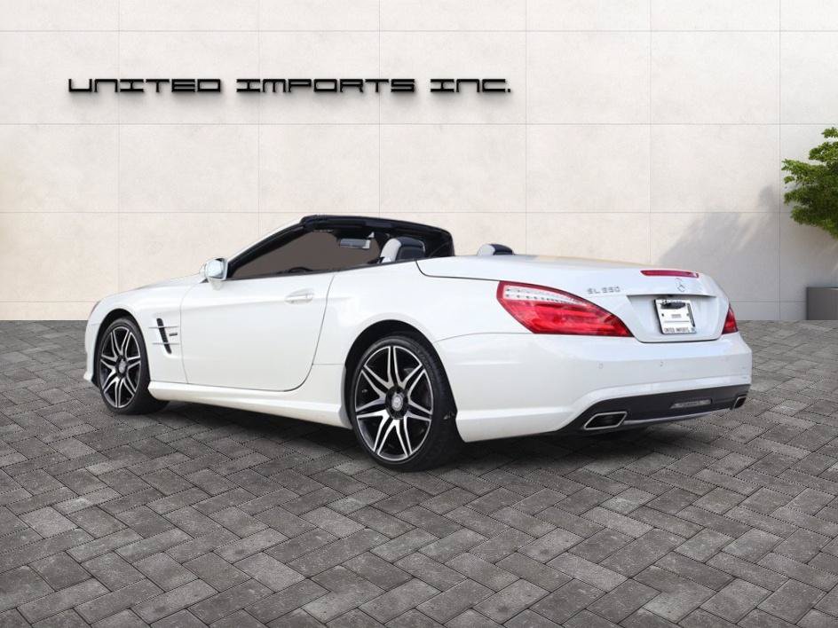 Used 2015 Mercedes-Benz SL 550 image 6