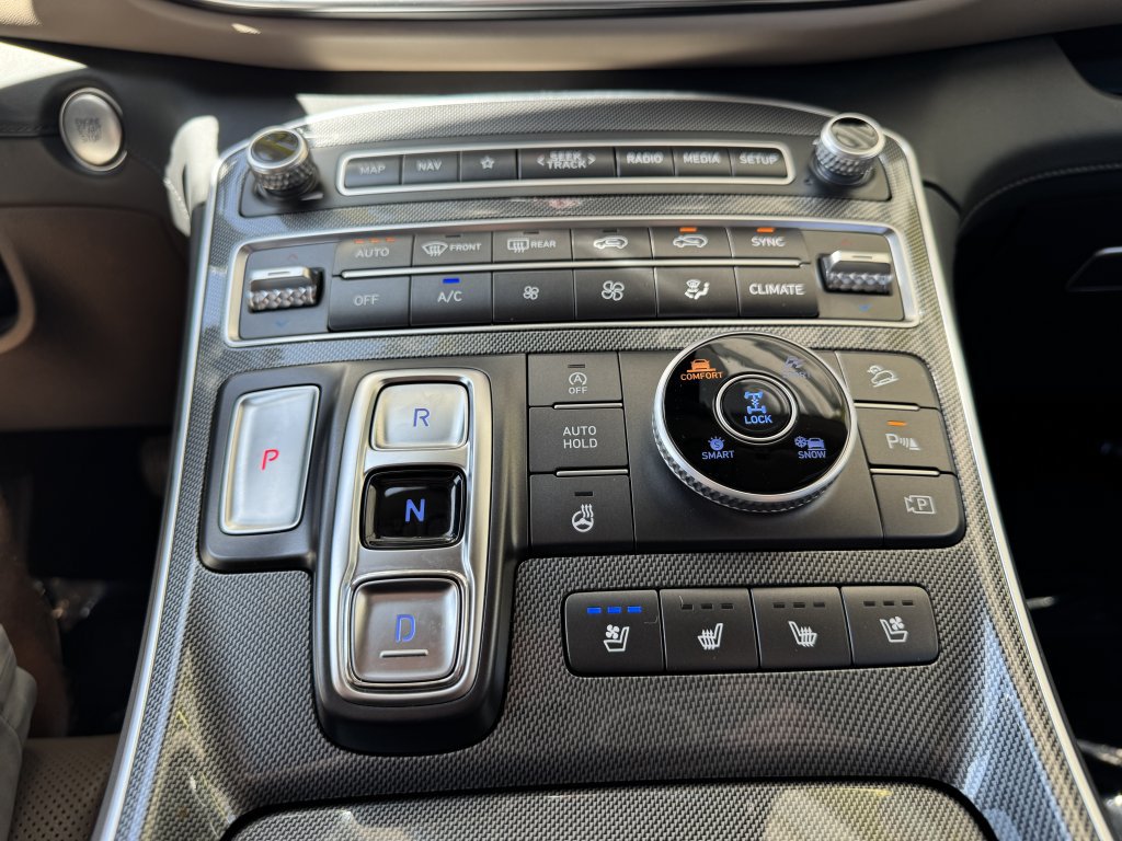 Used 2023 Hyundai Santa Fe Limited AWD/4WD image 25