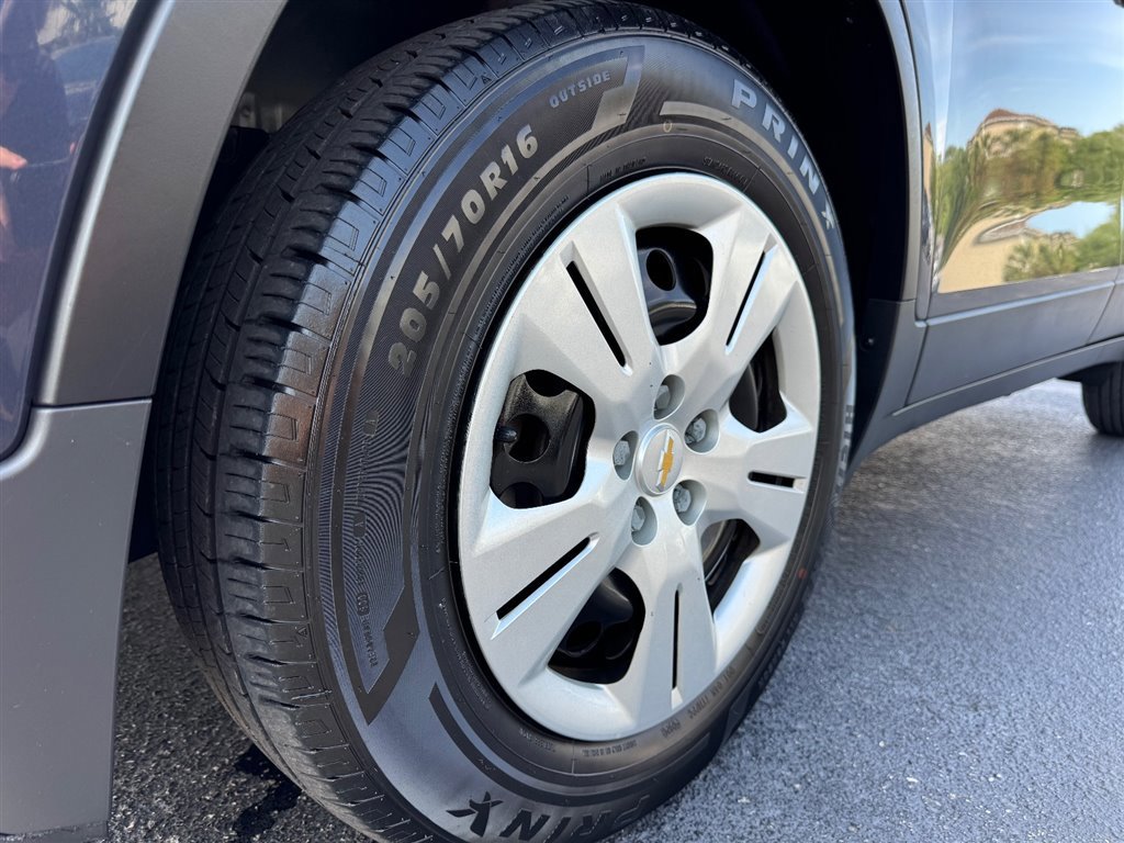 Used 2018 Chevrolet Trax LS FWD image 9