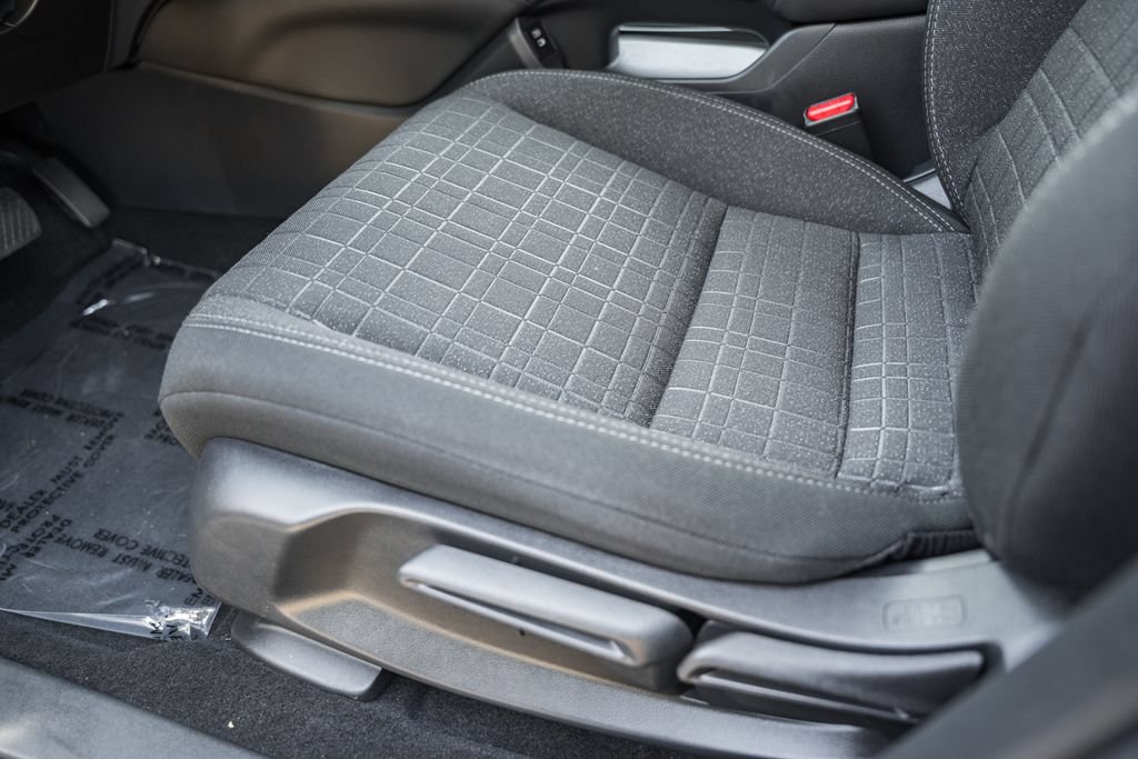 Certified 2025 Honda HR-V LX image 29