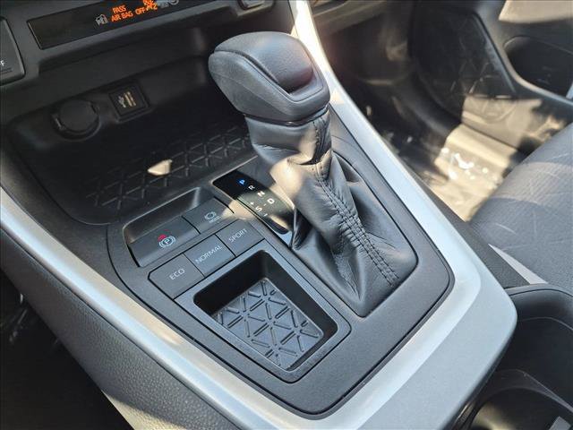 Used 2024 Toyota RAV4 XLE FWD image 12