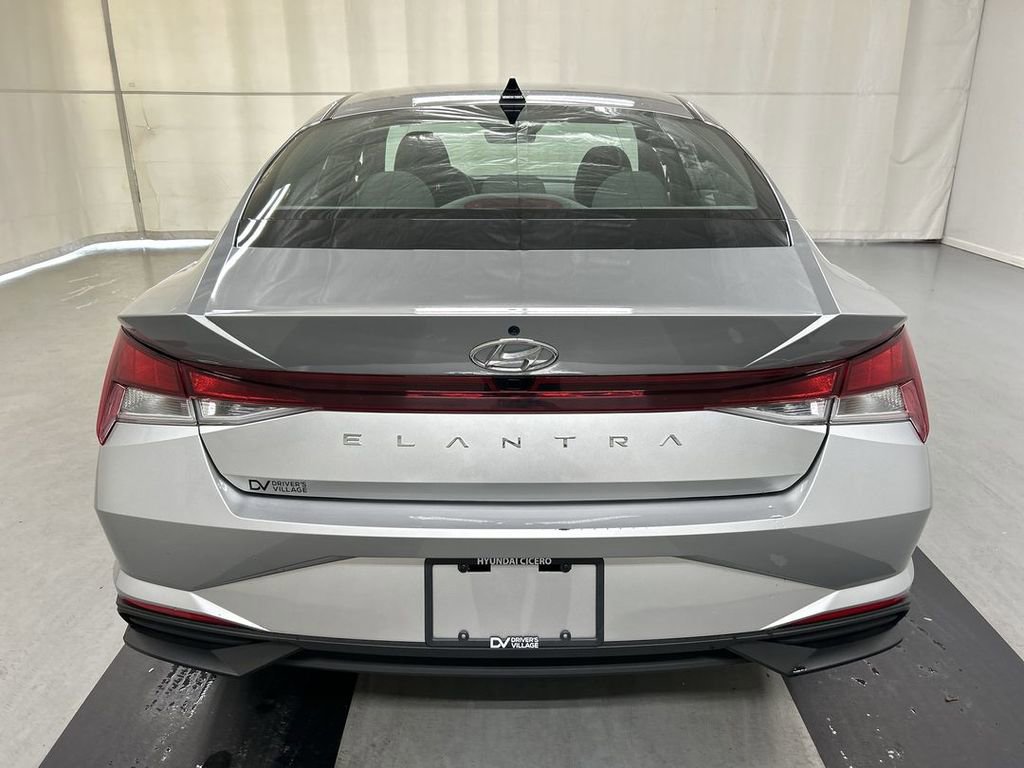 Used 2023 Hyundai Elantra SEL w/ Cargo Package FWD image 20