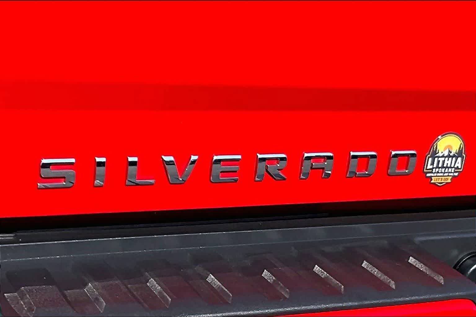 Used 2018 Chevrolet Silverado 1500 LT w/ All Star Edition AWD/4WD image 7