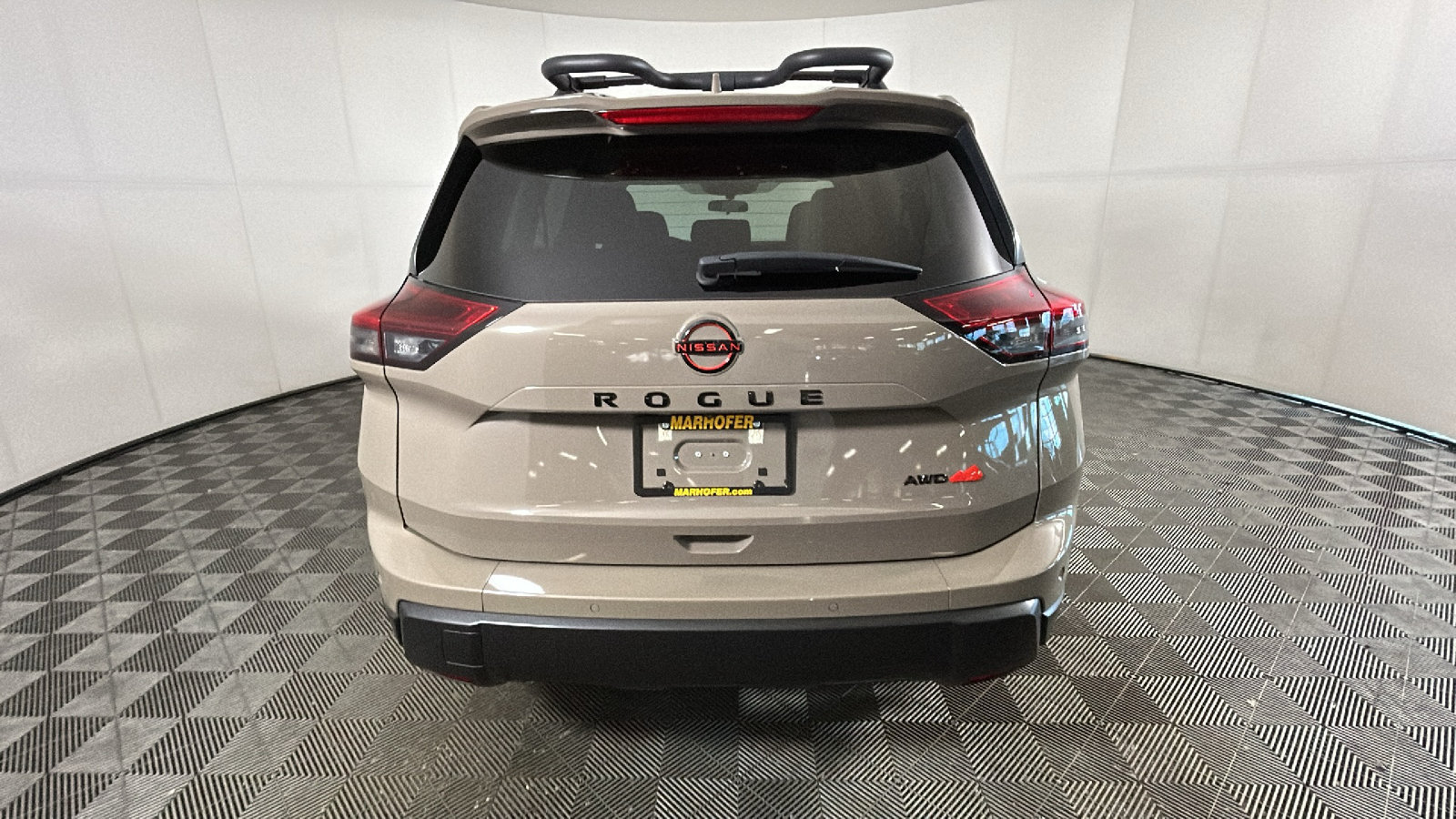 Used 2025 Nissan Rogue SV AWD/4WD image 4