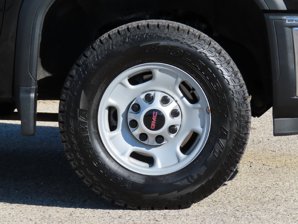 Used 2024 GMC Sierra 2500 Pro AWD/4WD image 10