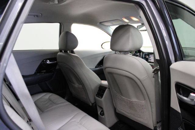 Used 2018 Kia Niro EX Premium FWD image 21