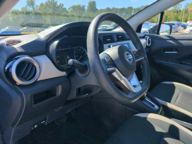 Used 2021 Nissan Versa SV FWD image 15